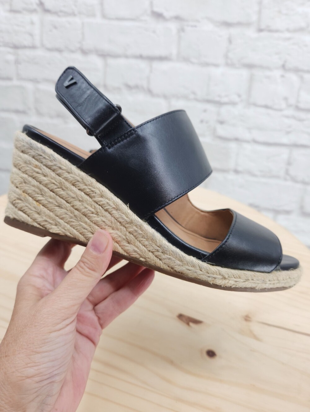Vionic Brooke Wedge Sandal Size 7.5 Black Leather Espadrille Slingback
